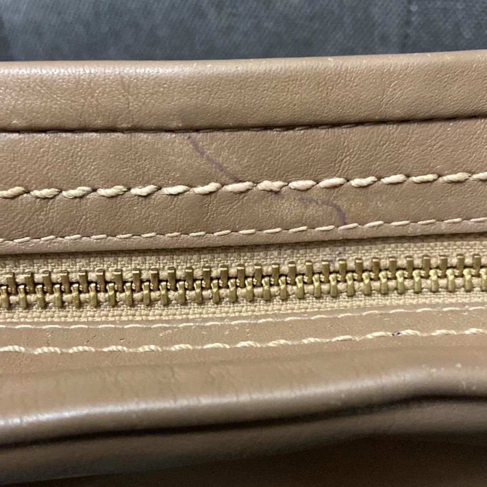 Authentic Mark Jacob Camera Bag - image 8